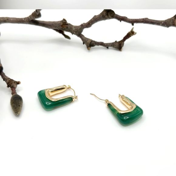 Emerald Green Crystal (Resin) Hoop Earring in Gold Tone 5-2#5 - Picture 4 of 4